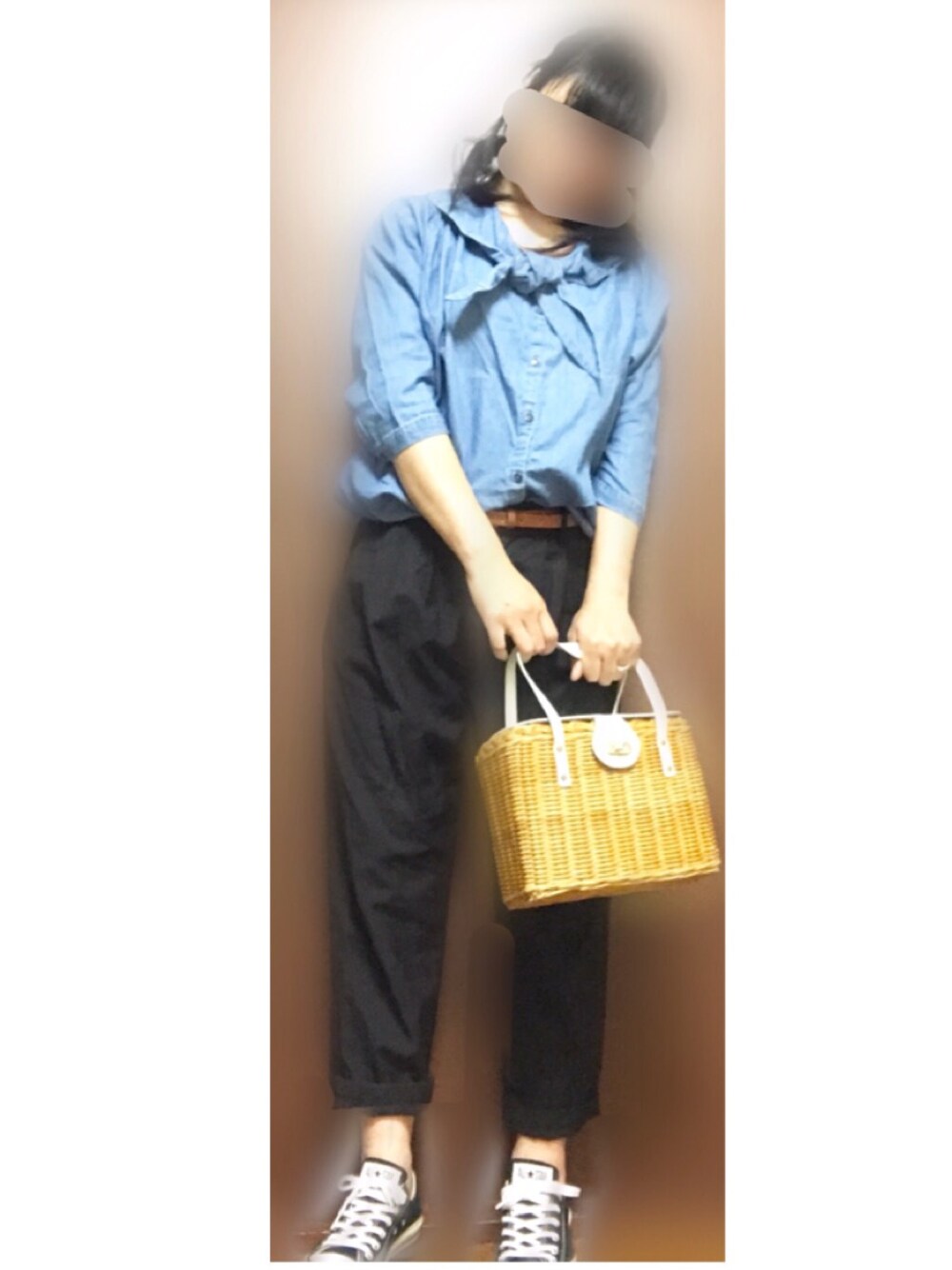 「オトナカジュアル、シンプルコーデ、楽チンコーデ、パンツスタイル、カジュアルコーデ、かごバッグ、コンバース、春コーデ」｜「しまむらのCLOSSHI　クイックビューティー　エアジップ　アンクル丈スキニーパンツ（その他パンツ、ブラック系）」を使った、★USA☆さん（レディース・155cm）の夏コーディネートの1枚目の写真