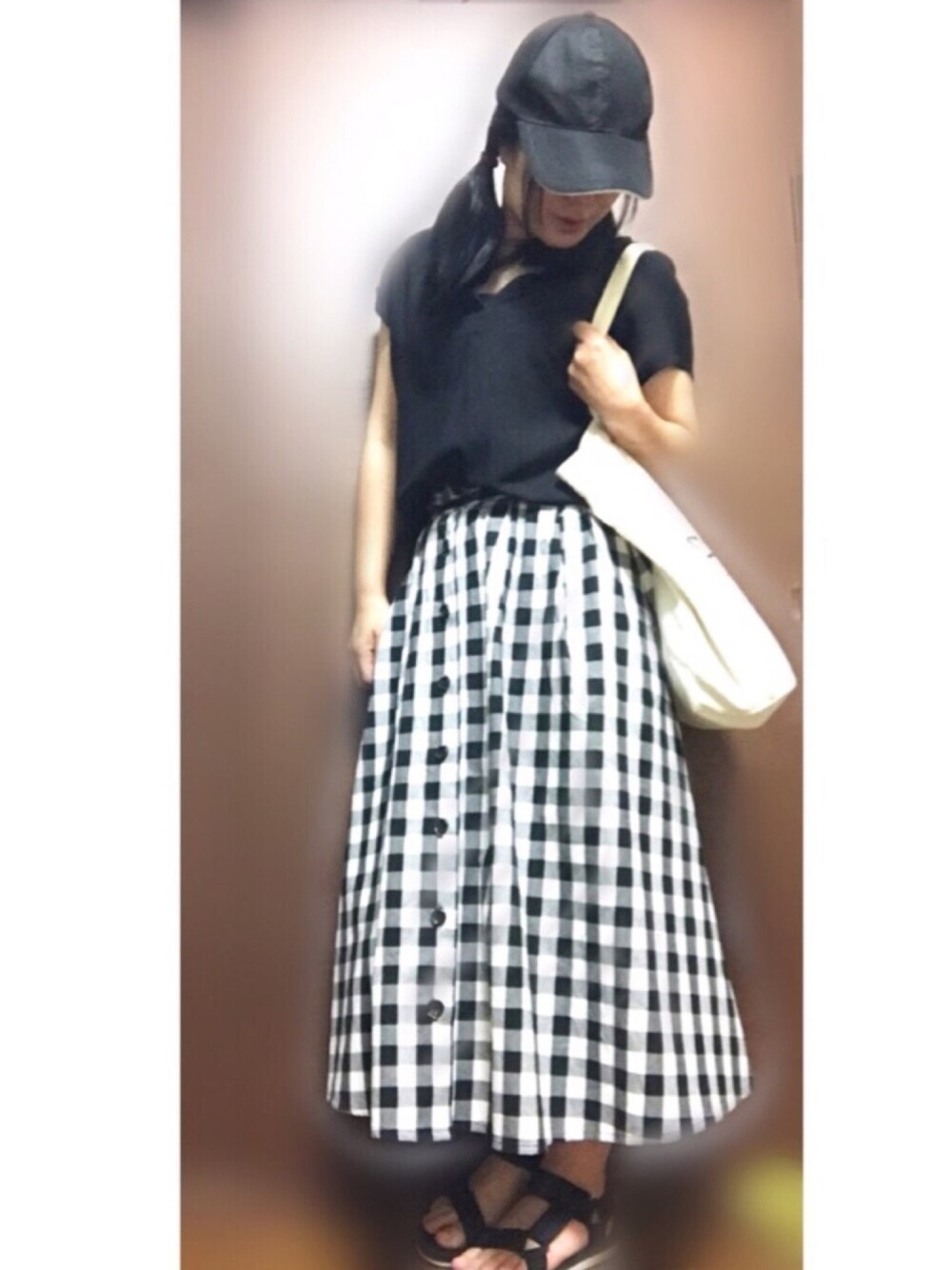 「カジュアルコーデ、おしゃれさんと繋がりたい、休日コーデ、夏コーデ、ブロックチェック、フレアスカート、ミモレ丈スカート、UNIQLO、スポーツサンダル、ギンガムチェック」｜「Honeysの前ボタンフレアスカート（スカート、その他）」を使った、★USA☆さん（レディース・155cm）の夏コーディネートの1枚目の写真