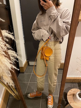 「バックロゴ」｜「アイテム（デニムパンツ）」を使った、はなやさん（レディース・160cm）の冬コーディネート