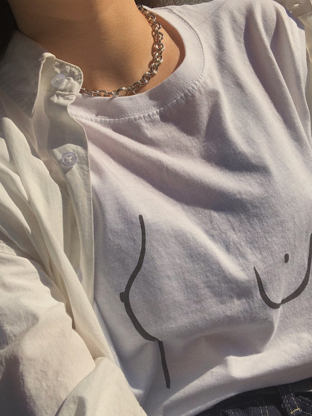 「春コーデ、Tシャツ、シンプル、可愛いカジュアル」｜「MITTERNACHTのアイテム（Tシャツ/カットソー、ホワイト系）」を使った、noyunnnさん（レディース・166cm）の春コーディネートの1枚目の写真