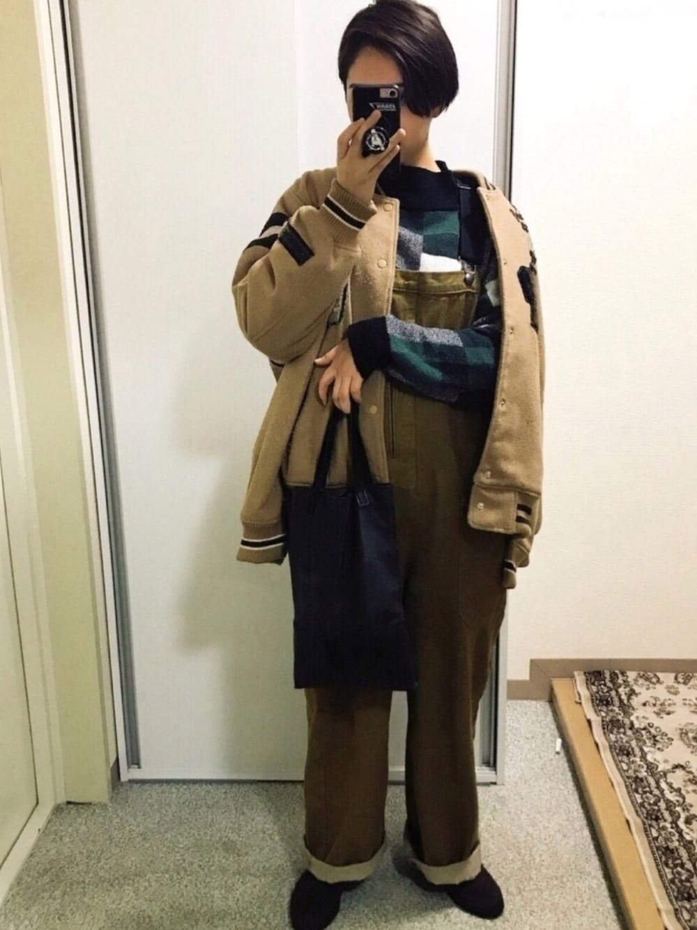 「秋コーデ、サロペット、スタジャン、ブラウンコーデ、カジュアル、メンズライク、BEAMS、niko and ...、rivet & surge、handmade」｜「BEAMS HEARTのアイテム（ニット/セーター、グリーン系）」を使った、reita6_さん（レディース・160cm）の秋コーディネートの1枚目の写真