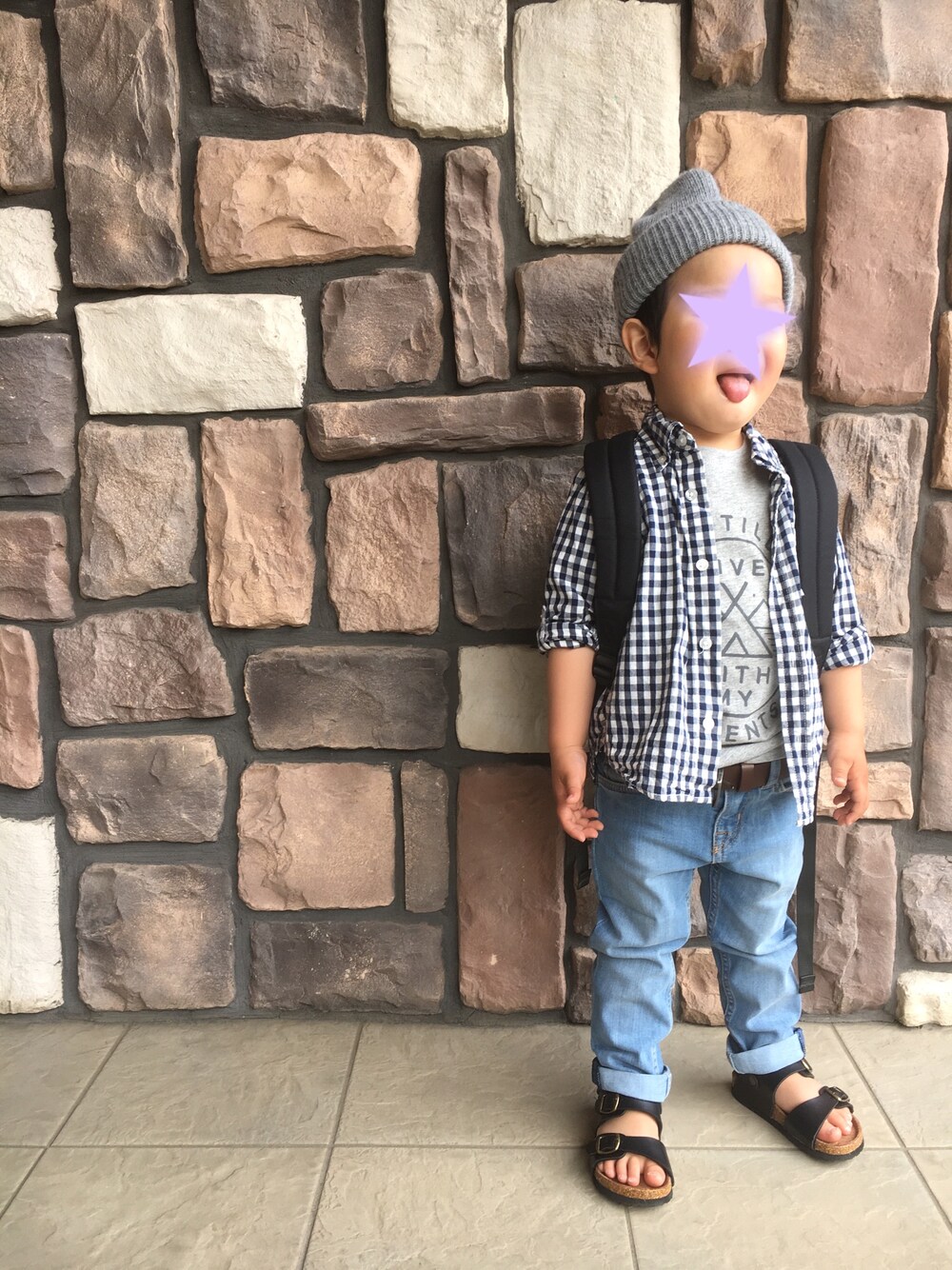 「シンプルコーデ、カジュアル、キッズコーデ、おとこのこ、kids、チェックシャツ、サンダル」｜「COMECHATTO&CLOSETのARTEX WATCH CAP（ニットキャップ/ビーニー、グレー系）」を使った、y&y(*˘︶˘*).｡.:*♡さん（キッズ・90cm）の春コーディネートの1枚目の写真