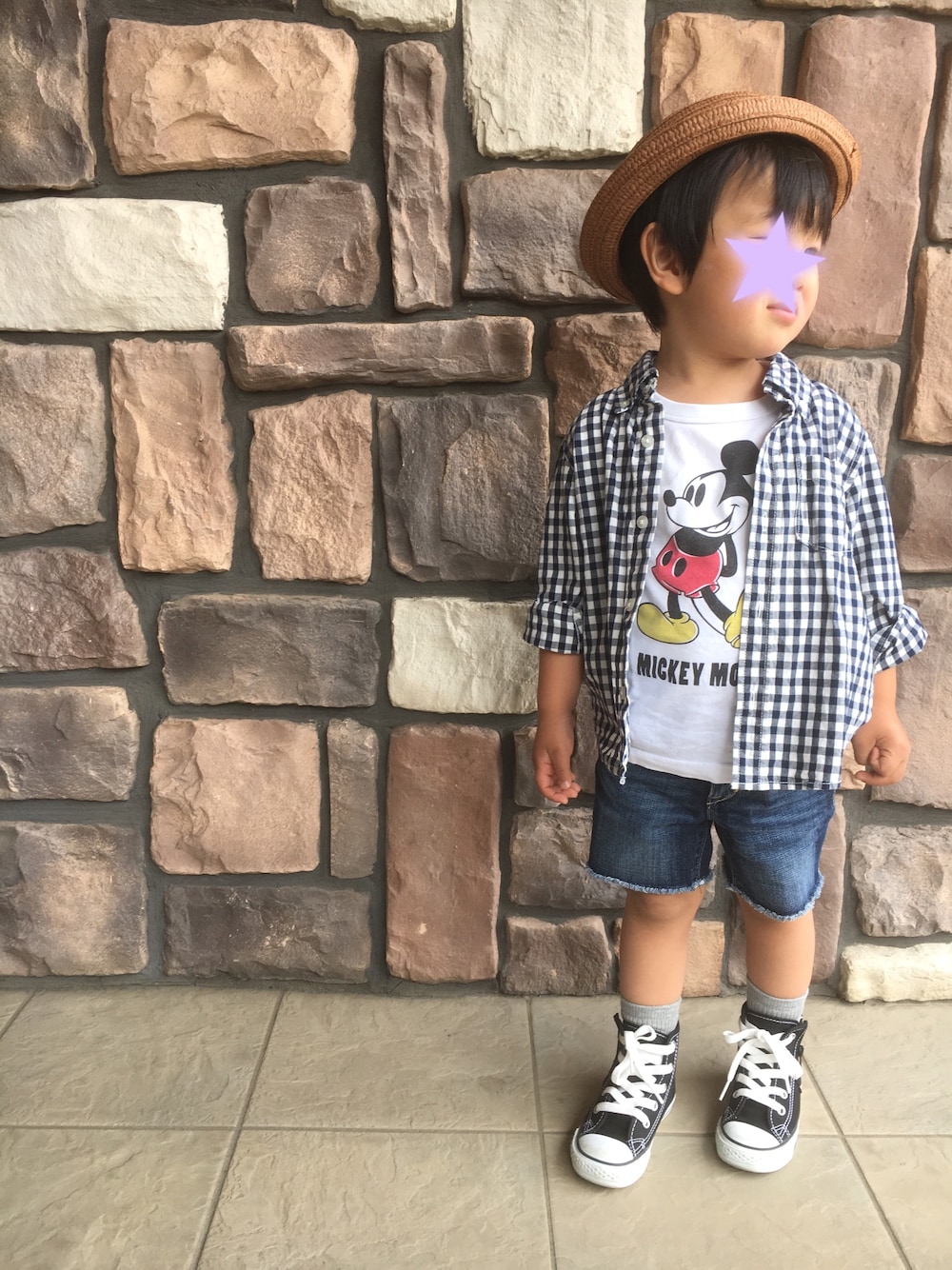 「キッズコーデ、カジュアル、シンプルコーデ、男の子、おとこのこ、チェックシャツ、ハーフパンツ、コンバース、カンカン帽、ドラフトギャップ」｜「babyGAPのアイテム（シャツ/ブラウス、ブルー系）」を使った、y&y(*˘︶˘*).｡.:*♡さん（キッズ・100cm）の夏コーディネートの1枚目の写真