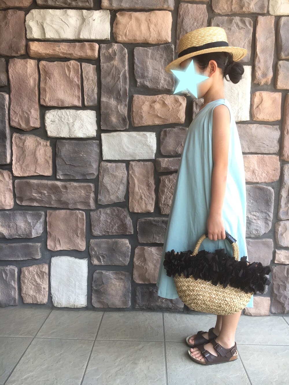 「夏コーデ、シンプルコーデ、カンカン帽、ワンピース、サンダル、かごバッグ、おんなのこ」｜「ROPE' PICNICの【ROPE' PICNIC KIDS】カンカン帽（ハット、ベージュ系）」を使った、y&y(*˘︶˘*).｡.:*♡さん（キッズ・100cm）の夏コーディネートの1枚目の写真