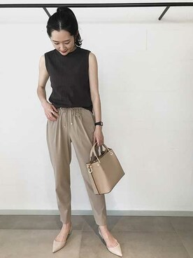 「アイテム（パンプス、グレー系）」を使った、OUVRAGE CLASSEさん（レディース・163cm）の春コーディネート