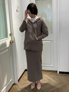 「アイテム（パンプス、グレー系）」を使った、OUVRAGE CLASSEさん（レディース・158cm）の春コーディネート