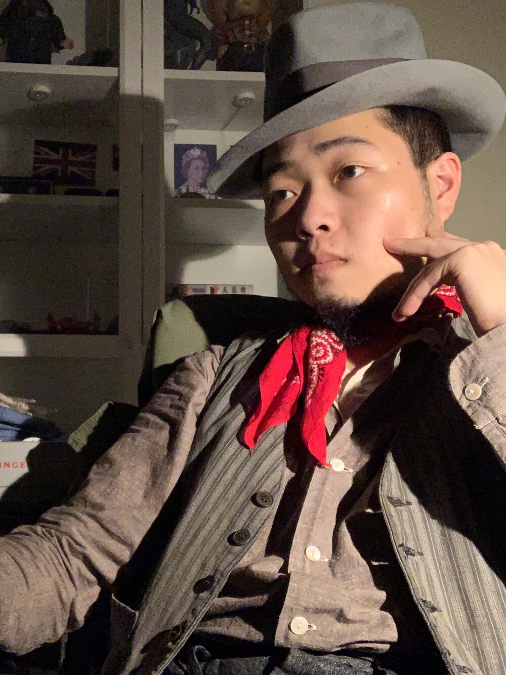 「western、Cowboy、autumn、men、menswear、bandana、hkboy、Hong Kong、working style、summer」｜「Vintage 1960s Royal Stetson Deluxeのアイテム（ハット、グレー系）」を使った、bowie さん（メンズ・173cm）の秋コーディネートの1枚目の写真