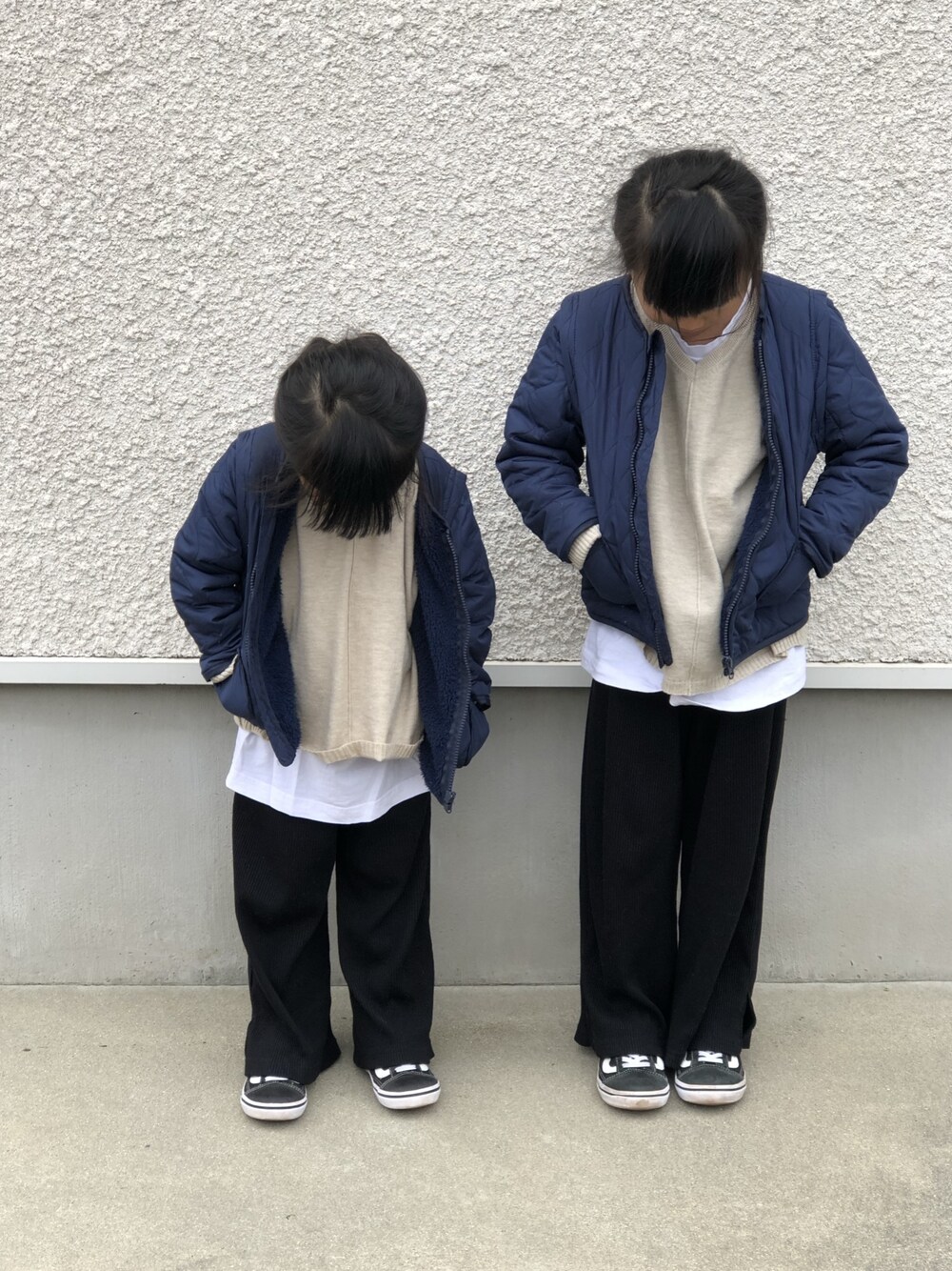 「カジュアル、シンプル、女の子コーデ、プチプラ、セールで買いました、SALEで買いました、姉妹コーデ、お揃い」｜「coenの【coen キッズ / ジュニア】2WAYキルティングジャケット(100～150cm)（ダウンジャケット/コート、ブルー系）」を使った、ひんさんさん（キッズ・120cm）の冬コーディネートの1枚目の写真