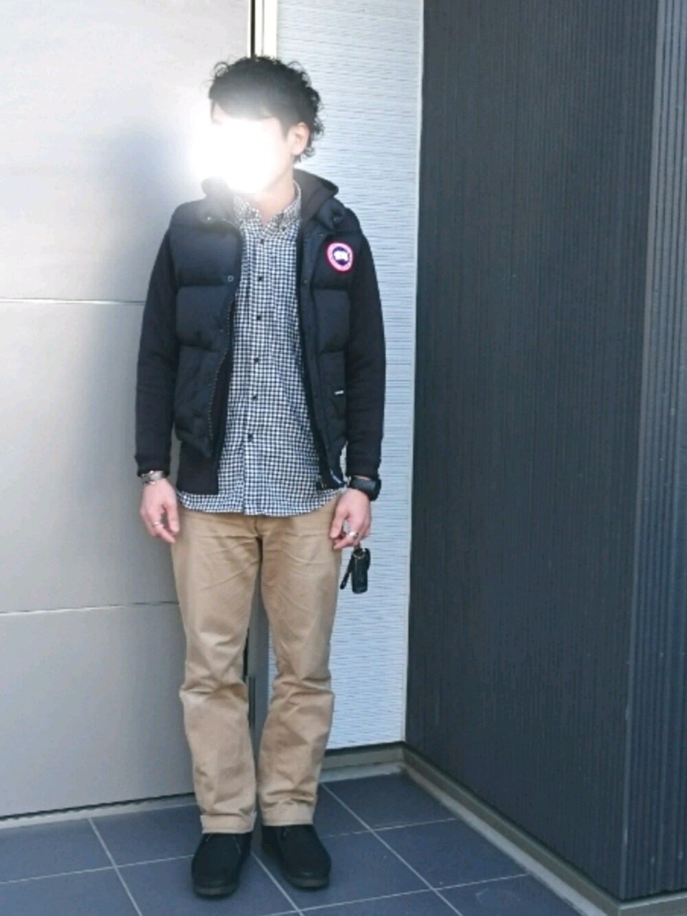 「CANADA GOOSE、ユニクロ、ロッキーマウンテン、clarks、インディアンジュエリー、SUUNTO、rrl、パパコーデ、Suman Dhakhwa、同色レイヤード」｜「UNIQLOのアイテム（パーカー、ブラック系）」を使った、yujiさん（メンズ・167cm）の冬コーディネートの1枚目の写真