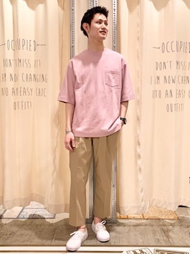「coen（コーエン）のSOLOTEX(R)テーパードイージーパンツ#（スラックス、ベージュ系）」を使った、coen tomさん（メンズ・178cm）の夏コーディネート