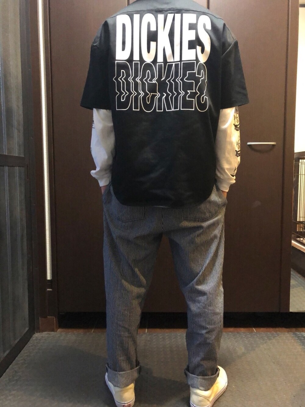 「ストリート、ワークシャツ、ディッキーズ(Dickies)、クックマン、VANS」｜「Dickiesの【メンズ】半袖ワークシャツ（シャツ/ブラウス、ブラック系）」を使った、naruさん（メンズ・172cm）の夏コーディネートの1枚目の写真