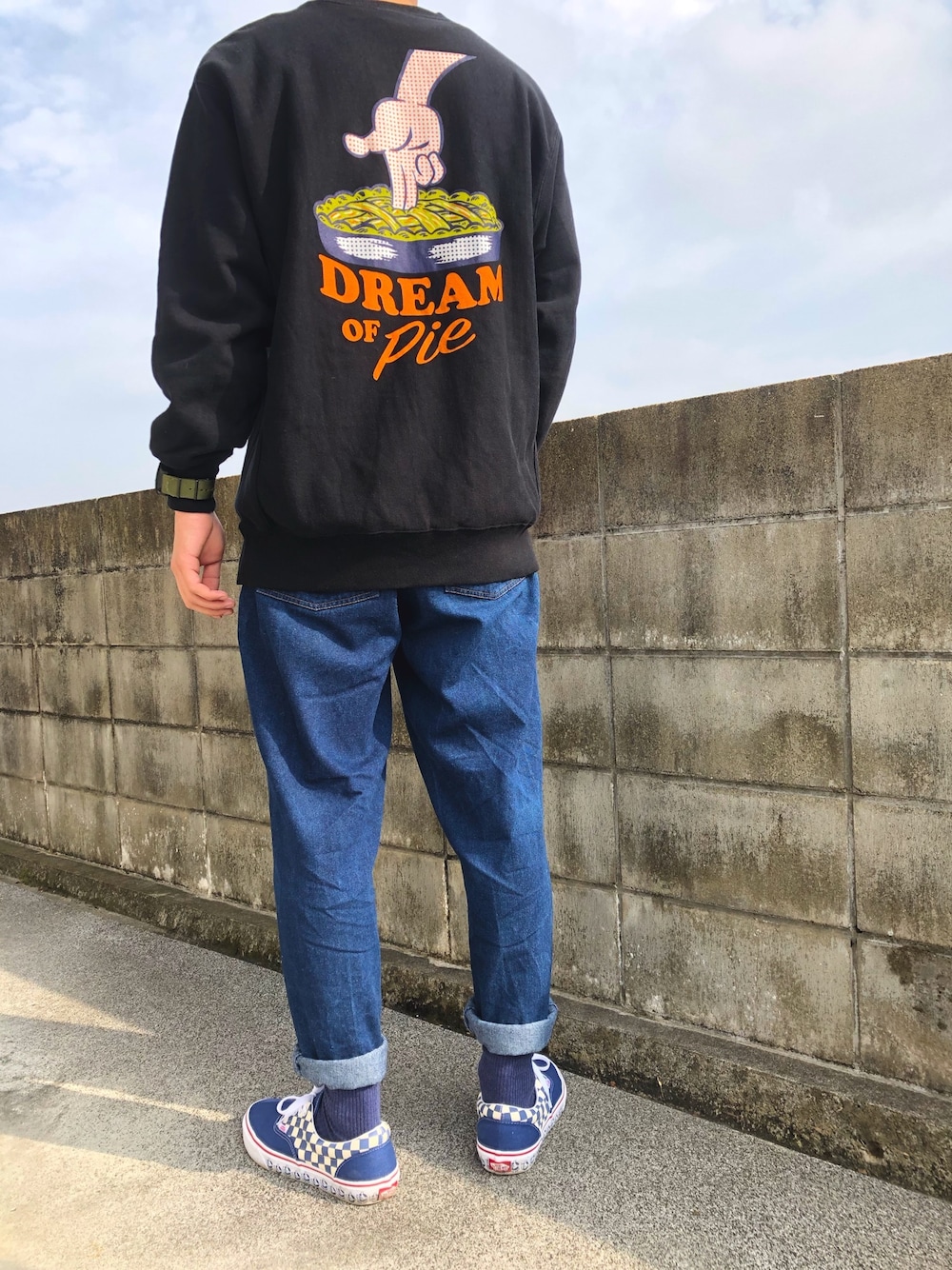 「秋コーデ、ストリートコーデ、オーバーサイズ、ストリート、スウェット、COOKMAN、VANS」｜「ANDのアイテム（スウェット、ブラック系）」を使った、naruさん（メンズ・172cm）の秋コーディネートの1枚目の写真