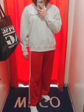 「WEGO（ウィゴー）のアイテム（チノパンツ、レッド系）」を使った、阿肖肖さん（レディース・168cm）の冬コーディネート