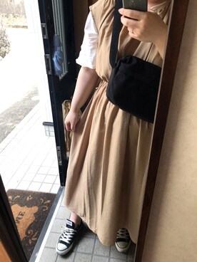 「GU（ジーユー）のアイテム（ワンピース/ドレス、ベージュ系）」を使った、mさん（レディース・155cm）の夏コーディネート