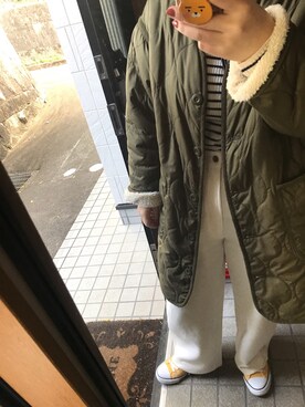 「UNIQLO（ユニクロ）のワイドフィットカーブジャージーパンツ(丈標準72～74cm）（その他パンツ、ホワイト系）」を使った、mさん（レディース・155cm）の冬コーディネート