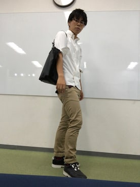 「STUDIOUS（ステュディオス）のアイテム（チノパンツ）」を使った、なべっちさん（メンズ・168cm）の夏コーディネート