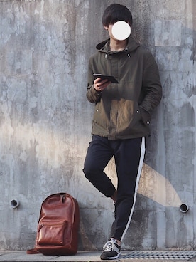 「FOSSIL（フォッシル）のアイテム（バッグ）」を使った、DAISUKE.さん（メンズ・177cm）の春コーディネート