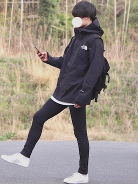 「YOUNG&OLSEN The DRYGOODS STORE（ヤングアンドオルセン）のアイテム（スニーカー）」を使った、DAISUKE.さん（メンズ・177cm）の春コーディネート