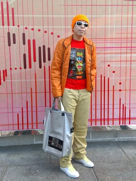 「MARC JACOBS（マークジェイコブス）のアイテム（エコバッグ/サブバッグ）」を使った、Panda Ngさん（メンズ・179cm）の冬コーディネート