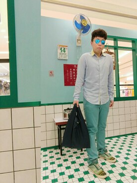 「D&G（ディーアンドジー）のアイテム（バッグ）」を使った、Panda Ngさん（メンズ・179cm）の春コーディネート