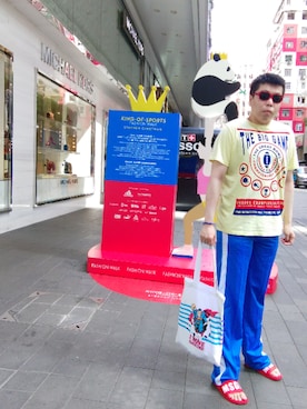 「MSGM（エムエスジーエム）のアイテム（サンダル）」を使った、Panda Ngさん（メンズ・179cm）の夏コーディネート