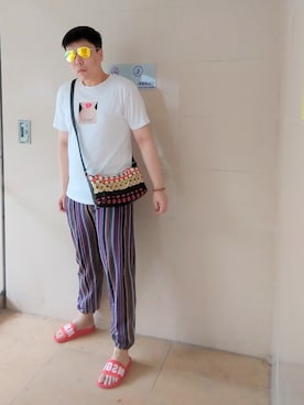 「MSGM（エムエスジーエム）のアイテム（サンダル）」を使った、Panda Ngさん（メンズ・179cm）の夏コーディネート