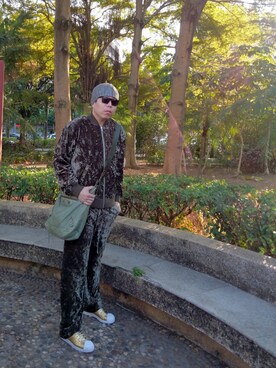 「アイテム（メッセンジャーバッグ）」を使った、Panda Ngさん（メンズ・179cm・30代）の冬コーディネート