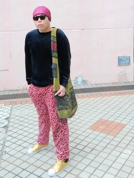 「アイテム（メッセンジャーバッグ）」を使った、Panda Ngさん（メンズ・179cm・30代）の冬コーディネート