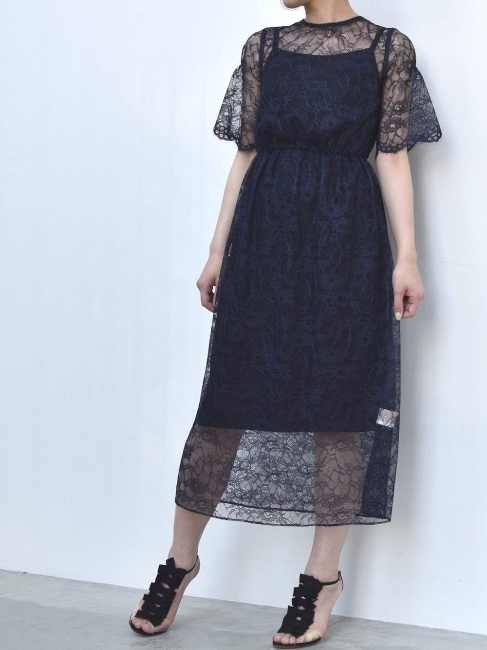 「ワンピース、レース、フォーマル、結婚式、透け感、結婚式二次会スタイル、レースワンピース、結婚式 ワンピース、結婚式コーデ、結婚式二次会」｜「kaeneの2way レースキャミ付きワンピース（ワンピース、ブルー系）」を使った、kaeneSTAFFさん（レディース・164cm）の春コーディネートの1枚目の写真