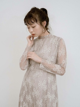 「同窓会」｜「アイテム（ワンピース/ドレス、ベージュ系）」を使った、kaeneSTAFFさん（レディース・161cm）の冬コーディネート