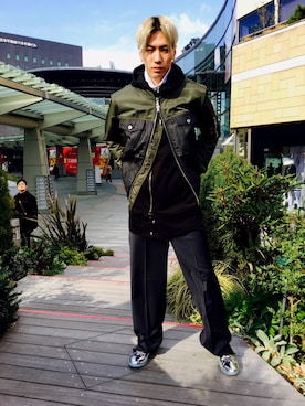 「DIESEL BLACK GOLD（ディーゼル ブラック ゴールド）のアイテム（ミリタリージャケット、グリーン系）」を使った、GISSI-さん（メンズ・180cm）の冬コーディネート