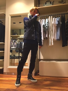 「DIESEL（ディーゼル）のアイテム（ニット/セーター、ブルー系）」を使った、GISSI-さん（メンズ・180cm）の秋コーディネート