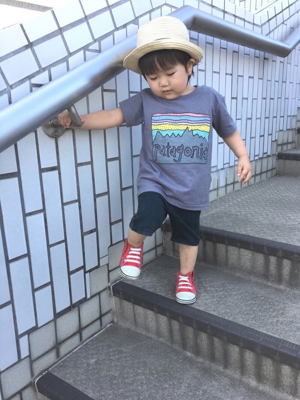 「kids、2歳、夏コーデ、むぎわら帽子、ドラフトギャップ」｜「F.O.KIDSのアイテム（その他パンツ、ブラック系）」を使った、totoさん（キッズ・80cm）の夏コーディネートの1枚目の写真
