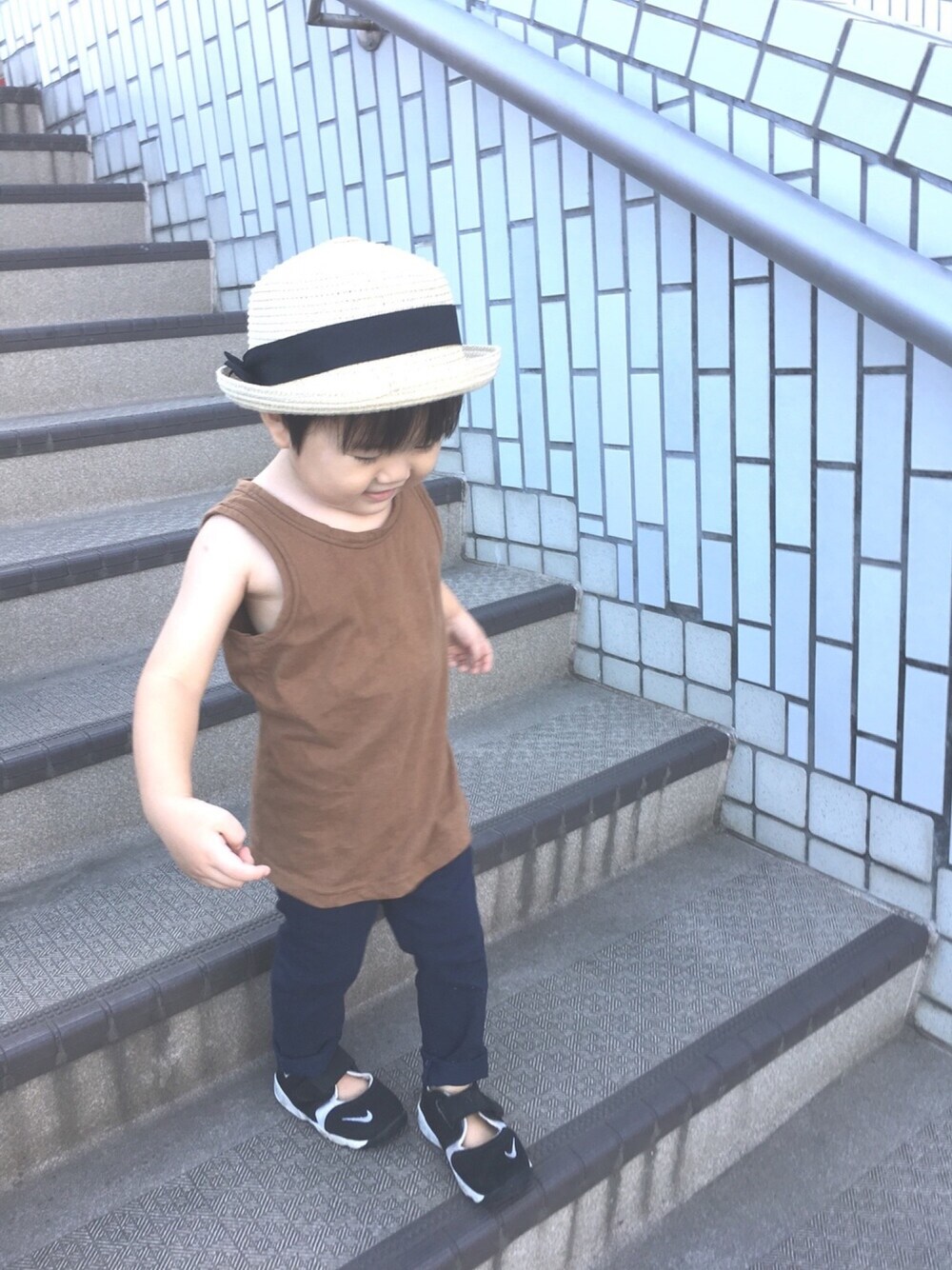 「kids、2歳、夏、タンクトップ、ノースリーブ」｜「koreaのアイテム（タンクトップ、ブラウン系）」を使った、totoさん（キッズ・80cm）の夏コーディネートの1枚目の写真