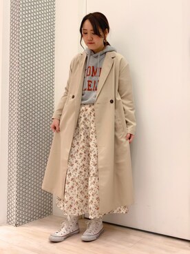「ティアードスカート」｜「アイテム（トレンチコート）」を使った、ちひろさん（レディース・155cm）の春コーディネート