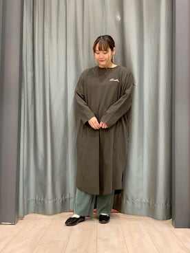 「earth music&ecology（アースミュージックアンドエコロジー）の選べるリブパンツ(サテン)　＊（その他パンツ）」を使った、ちひろさん（レディース・154cm）の秋コーディネート