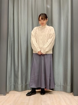 「earth music&ecology（アースミュージックアンドエコロジー）のサテンフレアスカート　＊（スカート）」を使った、ちひろさん（レディース・154cm）の冬コーディネート