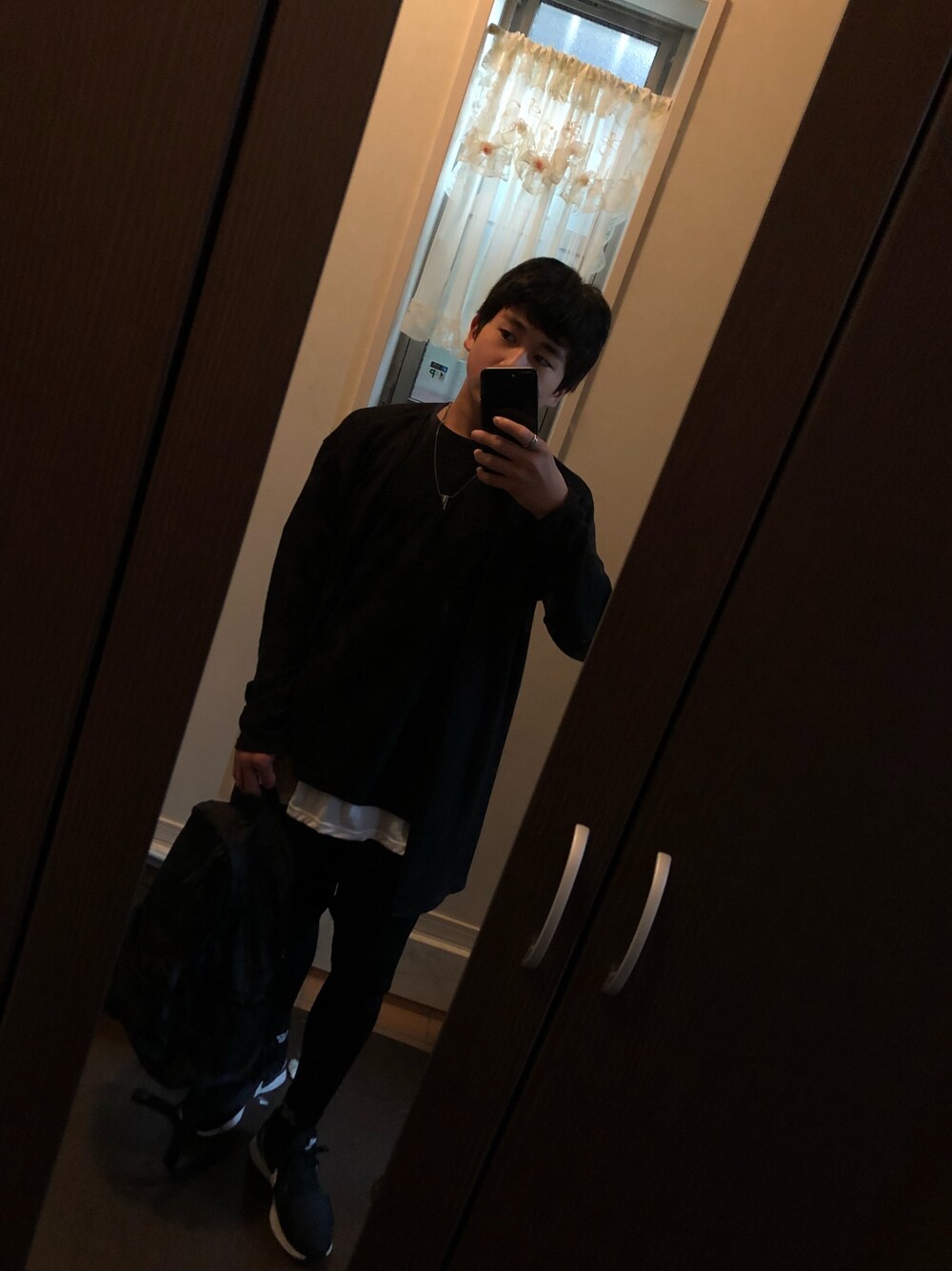 「ブラック、中学生、中学生男子、黒」｜「iPhone8+のアイテム（財布/小物、ブラック系）」を使った、Raikiさん（メンズ・270cm）の春コーディネートの1枚目の写真