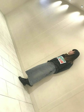 「ひざ丈スカート」｜「アイテム（サロペット/オーバーオール）」を使った、tomoさん（レディース・157cm）の春コーディネート