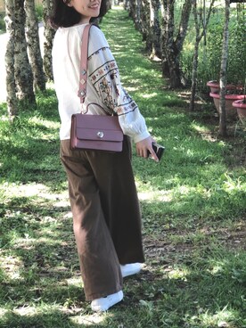 「ZARA（ザラ）のアイテム（ニット/セーター、ホワイト系）」を使った、Tiffy Leeさん（レディース・159cm）の春コーディネート