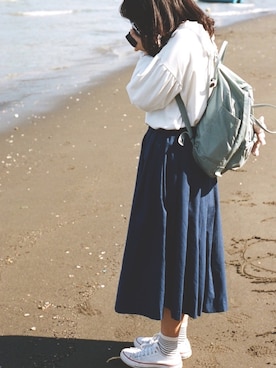 「QUEEN SHOP（クイーンショップ）のアイテム（スカート、ブルー系）」を使った、Tiffy Leeさん（レディース・159cm）の春コーディネート