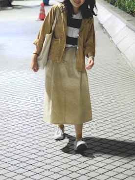 「lativ（ラティーヴ）のアイテム（Tシャツ/カットソー、ホワイト系）」を使った、Tiffy Leeさん（レディース・159cm）の春コーディネート