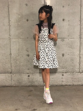 「むすめコーデ」｜「アイテム（スニーカー）」を使った、ののさん（キッズ・129cm）の春コーディネート