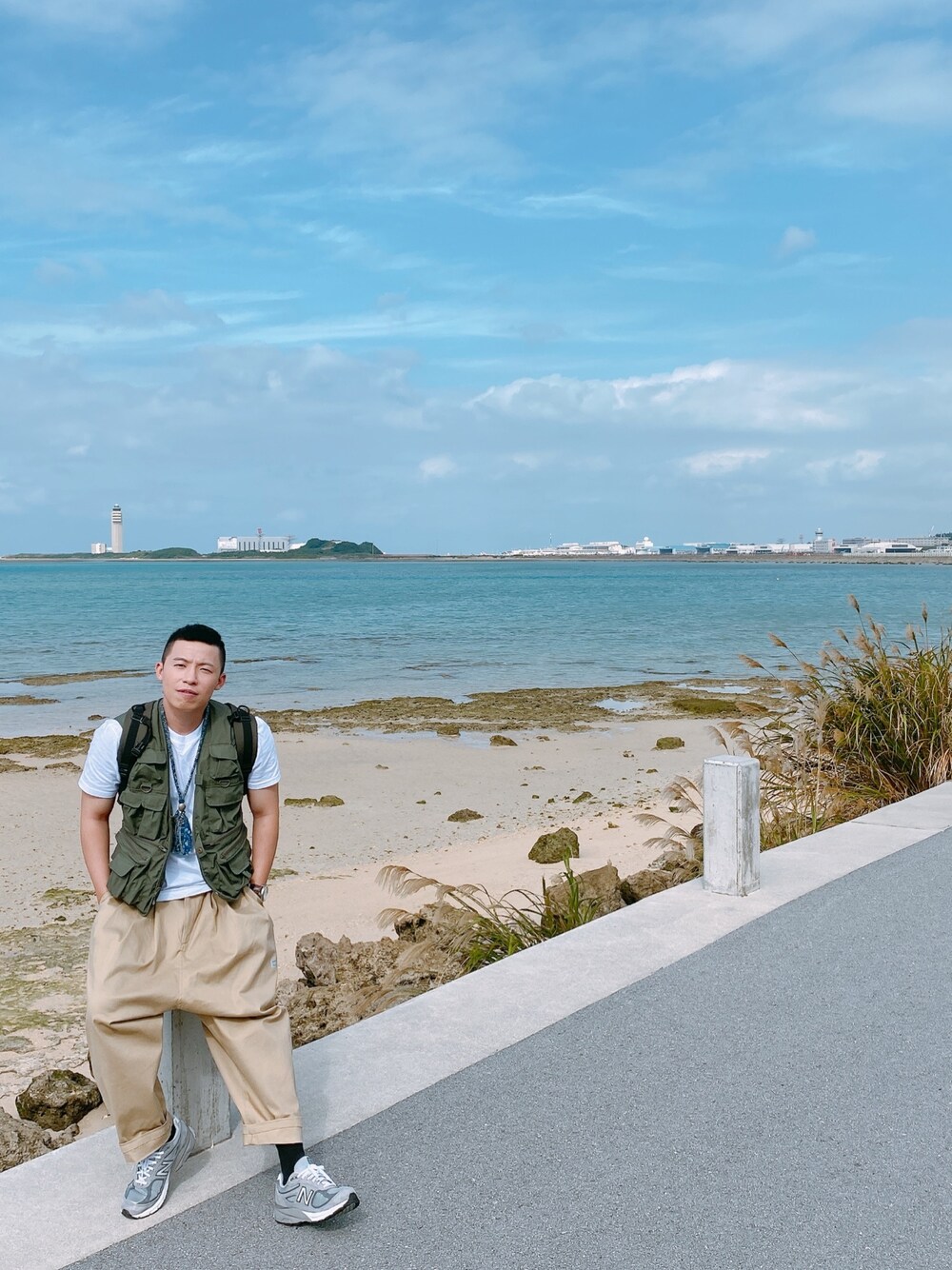 「賴長島」｜「Carhartt WIPのアイテム（Tシャツ/カットソー、ホワイト系）」を使った、Bear-Pさん（メンズ・167cm）の冬コーディネートの1枚目の写真
