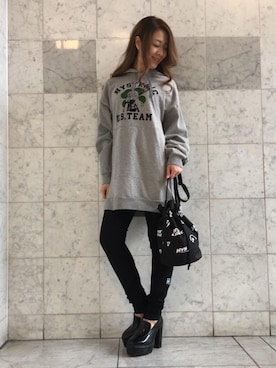 「パーカーワンピ」｜Ayakaさん（レディース・161cm）の春コーディネート