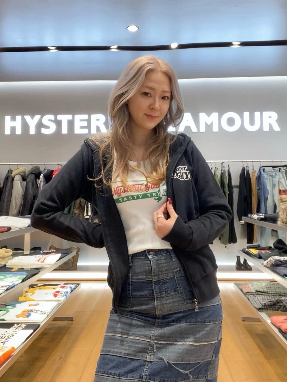 TEMPTATION GIRL ショート丈パーカーを使ったレディース人気