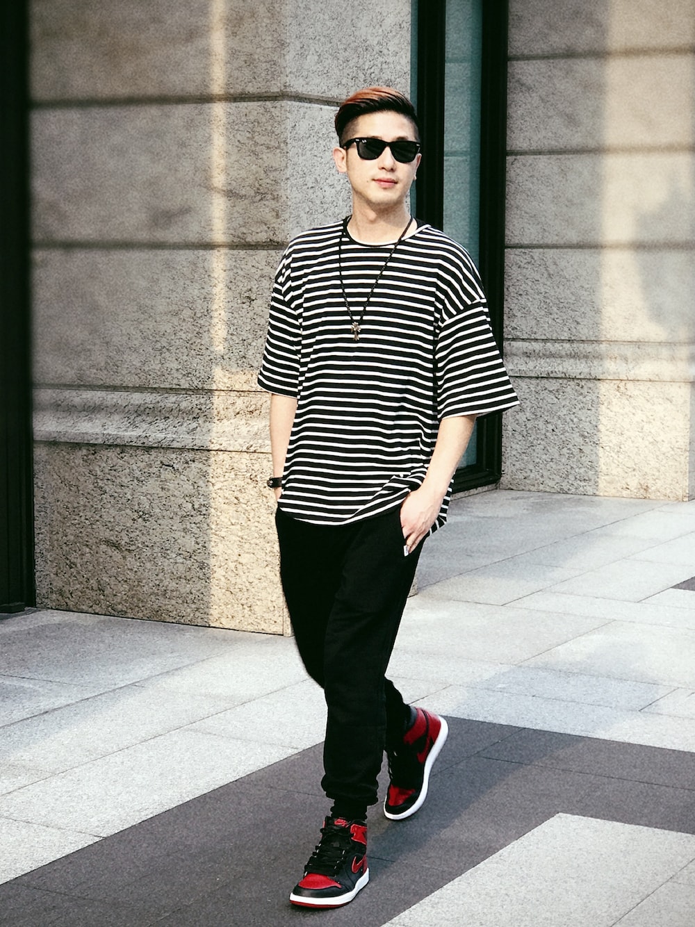 「IZZUE、nhiz、NEIGHBORHOOD、Jordan、fear of god、Chrome Hearts、NIKE、banned」｜「NHIZのアイテム（その他パンツ、ブラック系）」を使った、Foxさん（メンズ・173cm）の春コーディネートの1枚目の写真