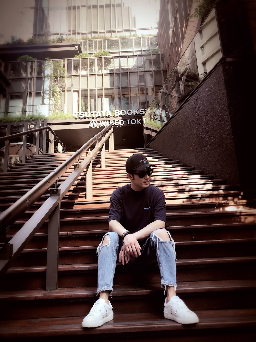「vetements、valentino、Bershka、BALENCIAGA、Chrome Hearts、ray ban」｜「VETEMENTSのアイテム（帽子、ブラック系）」を使った、Foxさん（メンズ・173cm）の夏コーディネートの1枚目の写真