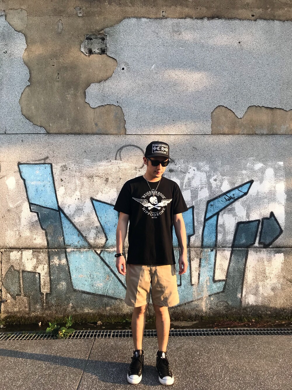 「NEIGHBORHOOD、Chrome Hearts、converse、CONVERSE TOKYO、mastermind JAPAN、hippodrome」｜「CHROME HEARTSのアイテム（キャップ、ブラック系）」を使った、Foxさん（メンズ・173cm）の秋コーディネートの1枚目の写真