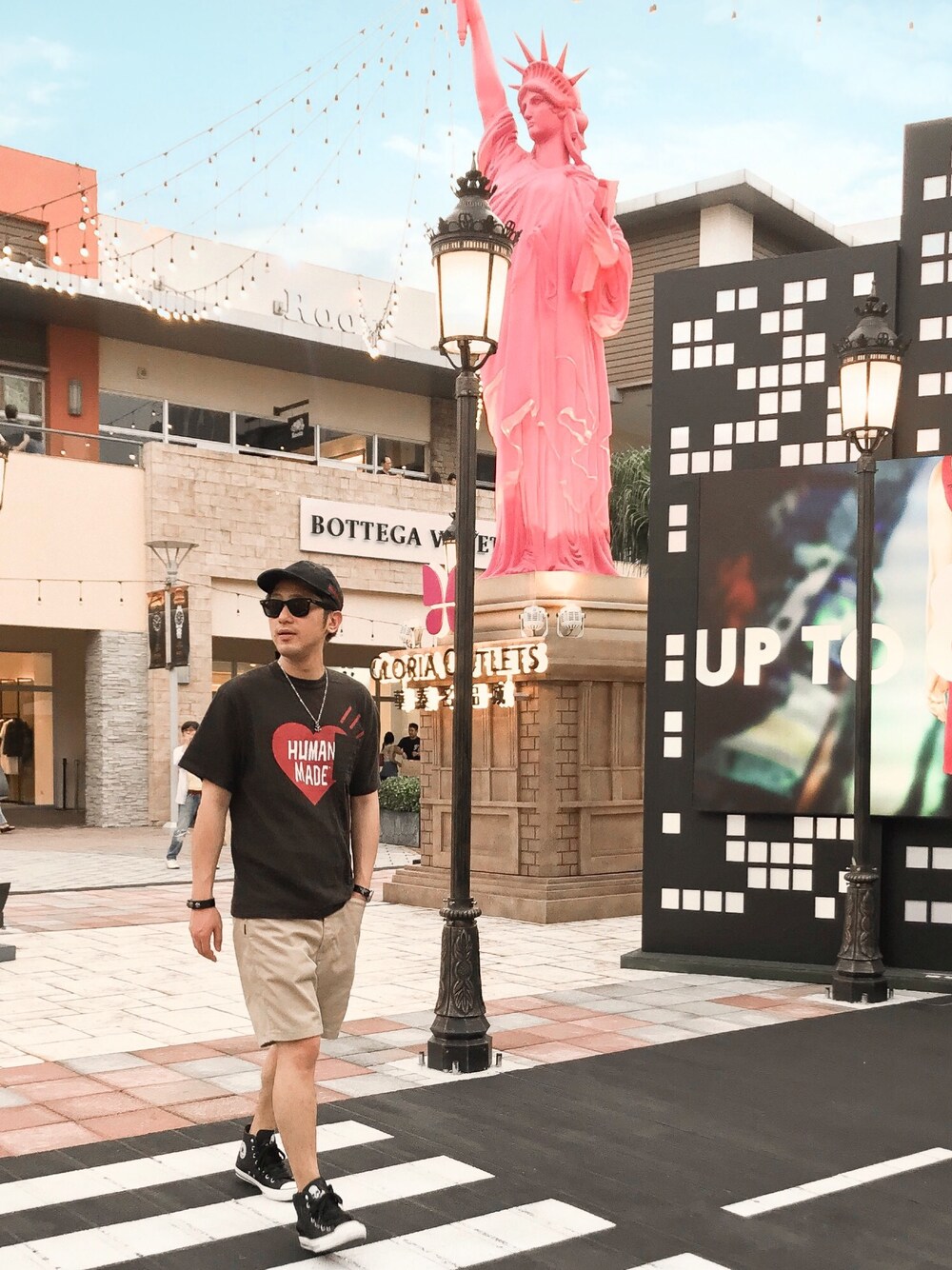「summer、GUCCI、HUMAN MADE、NEIGHBORHOOD、converse、mastermind JAPAN、Japan、Chrome Hearts、ray-ban、CONVERSE TOKYO」｜「GUCCIのアイテム（帽子、ブラック系）」を使った、Foxさん（メンズ・173cm）の夏コーディネートの1枚目の写真